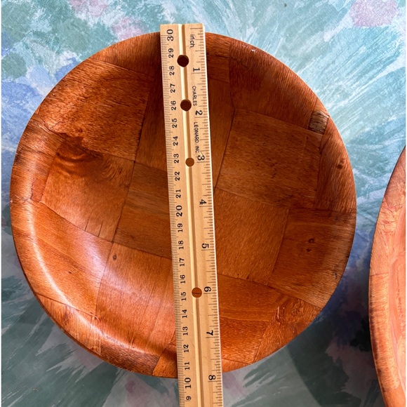 1970’s Weaved Wood 14” Salad Bowl with 4 - 8” bowls - Picture 2 of 11
